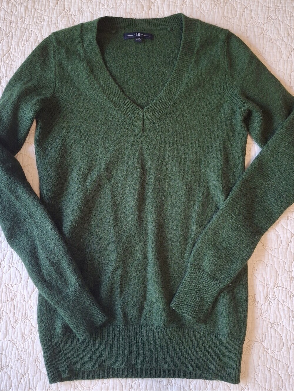 💚GAP Green V Neck Sweater